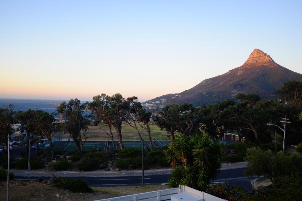 Ferienwohnung Camps Bay Loft With Stunning Mountain And Ocean Views Kapstadt Exterior foto